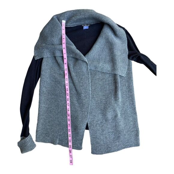 Venus Two Tone Black Gray Sweater Cardigan Size Small Preppy Classic Minimalist - Picture 4 of 9